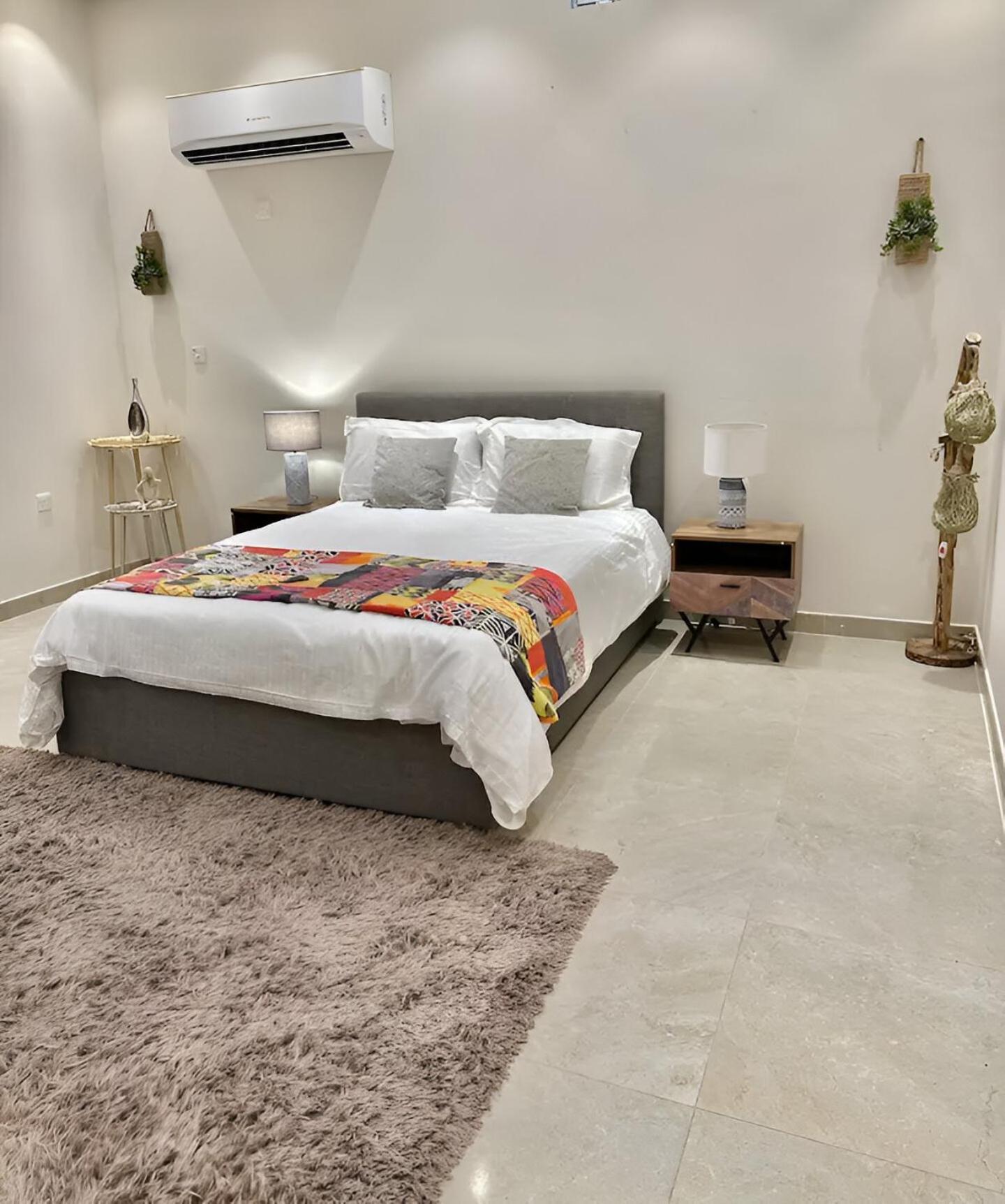 Elegant Garden Stay With 2 Living Areas, 2 Bedrooms, 1 Full And 1 Half Bath For 6 Guests Umm Al Amad Dış mekan fotoğraf